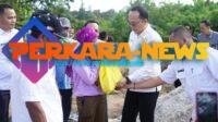 Bang Ayi Salurkan Bantuan Korban Kebakaran di Dusun Tanjung Berikat, Apresiasi Kesiapsiagaan Mayarakat Setempat